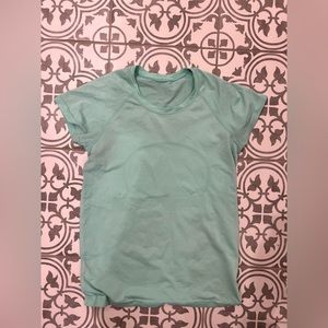 Lululemon size 10 swiftly short sleeve shirt